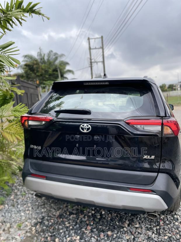 Toyota RAV4 XLE AWD 2024 Black