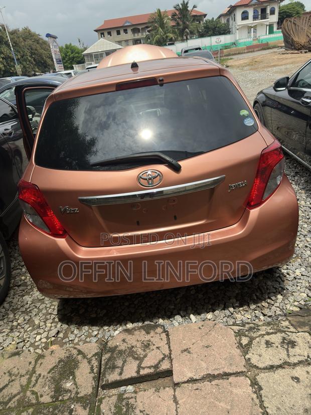 Toyota Vitz 1.3 AWD 5dr 2012 Orange