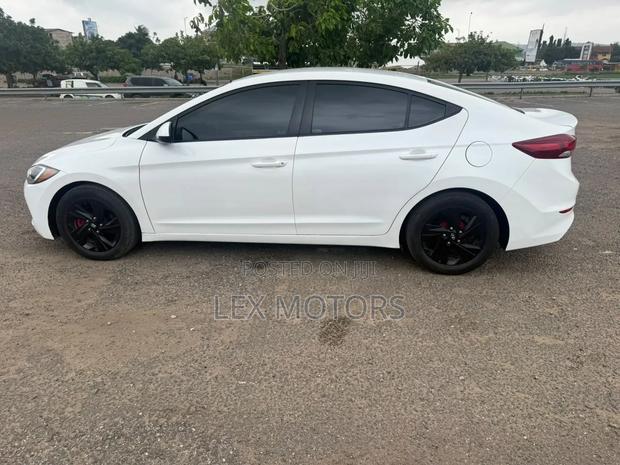 Hyundai Elantra 2018 White