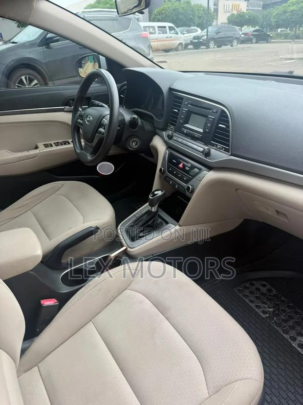Hyundai Elantra 2018 White