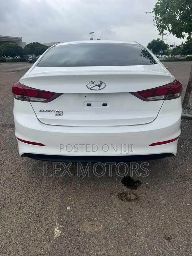 Hyundai Elantra 2018 White