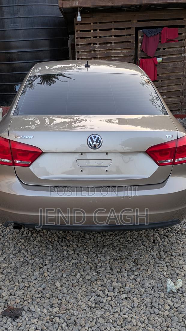 Volkswagen Passat 2015 Gold