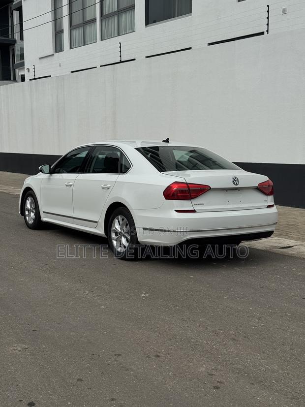 Volkswagen Passat 2016 White