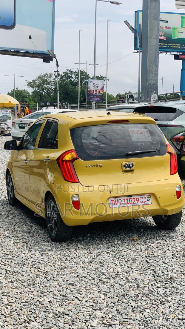 Kia Morning 2016 Yellow