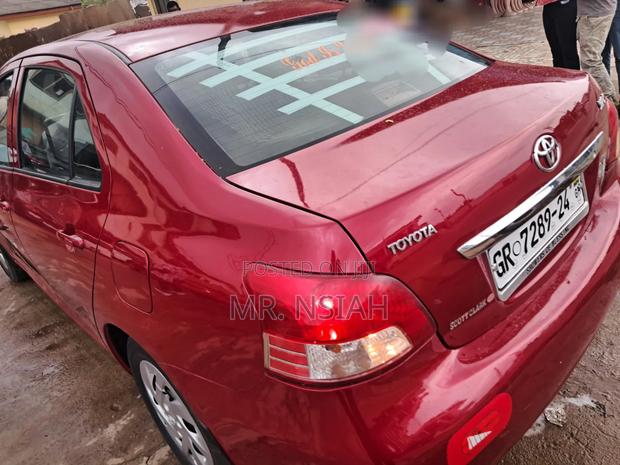 Toyota Yaris 2010 Red