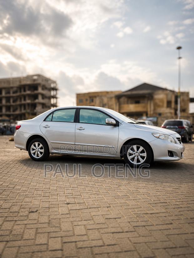 Toyota Corolla LE 4dr Sedan (1.8L 4cyl 4A) 2010 Black