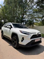 Toyota RAV4 XLE AWD 2023 White for sale