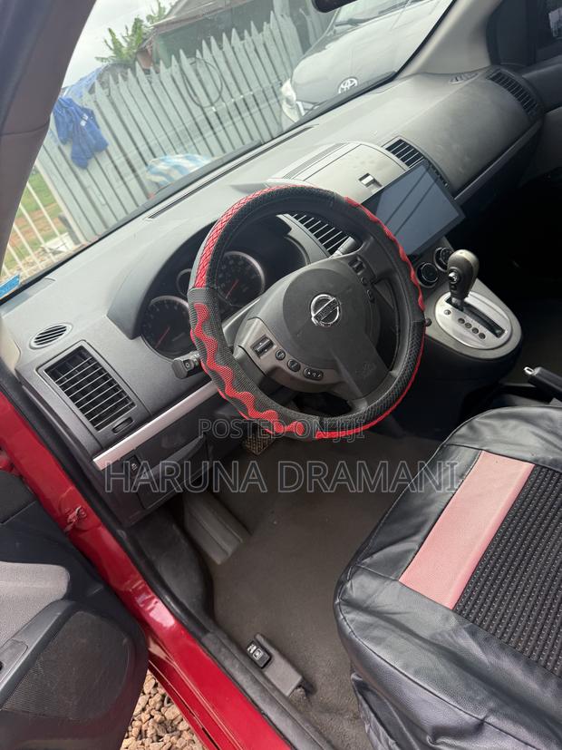 Nissan Sentra 2011 Red