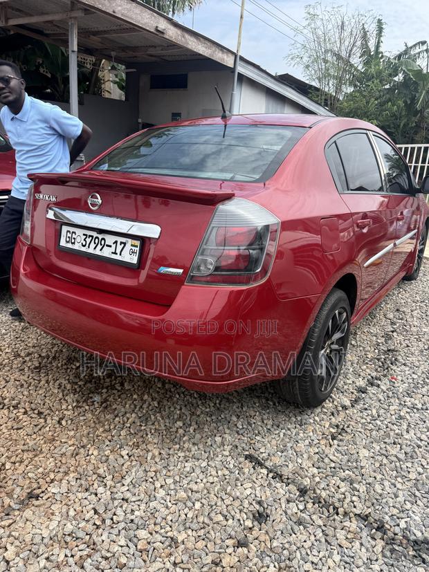 Nissan Sentra 2011 Red