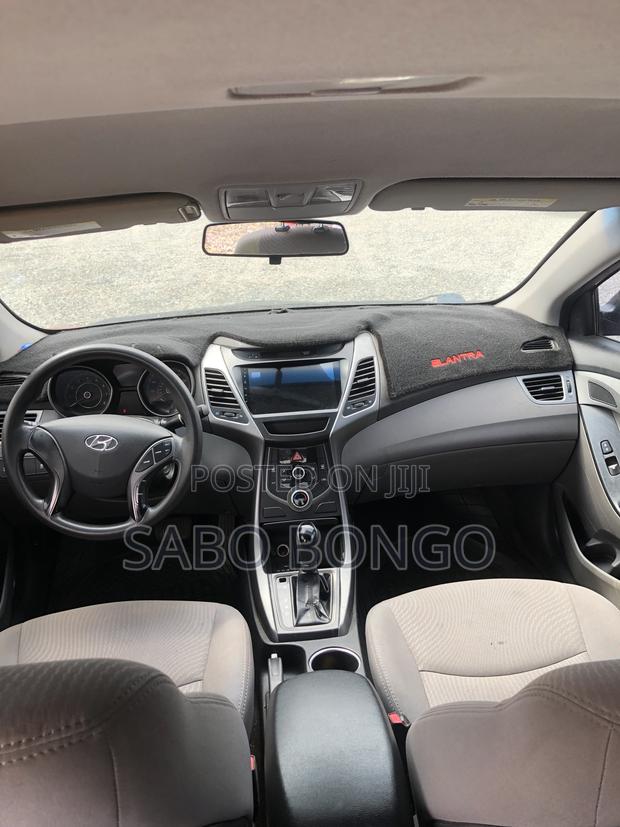 Hyundai Elantra SE 4dr Sedan (1.8L 4cyl 6A) 2015 Red