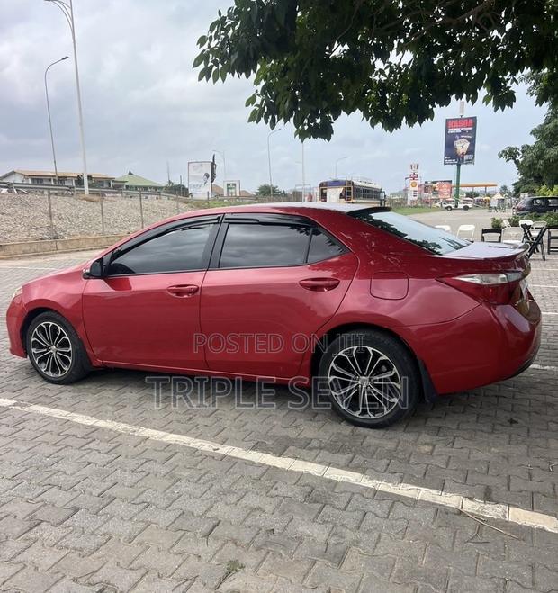 Toyota Corolla S Premium 4dr Sedan (1.8L 4cyl CVT) 2016 Red