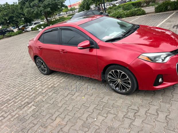 Toyota Corolla S 4dr Sedan (1.8L 4cyl CVT) 2016 Red