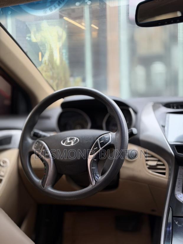 Hyundai Elantra Limited Sedan FWD (1.8L 4cyl 6A) 2013 Red