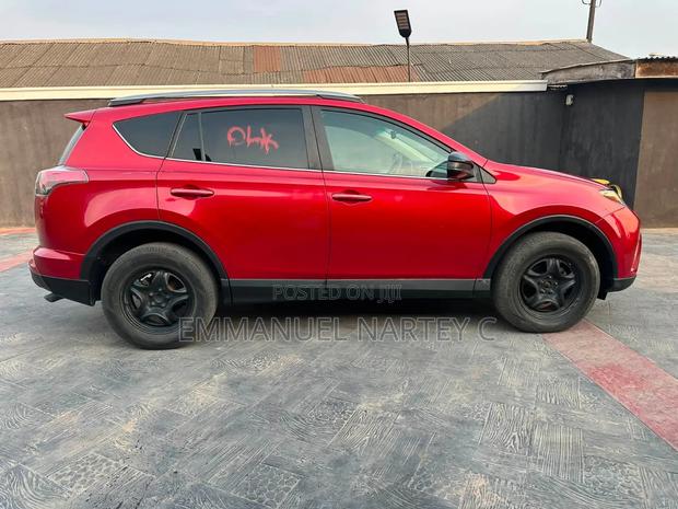 Toyota RAV4 2017 Red
