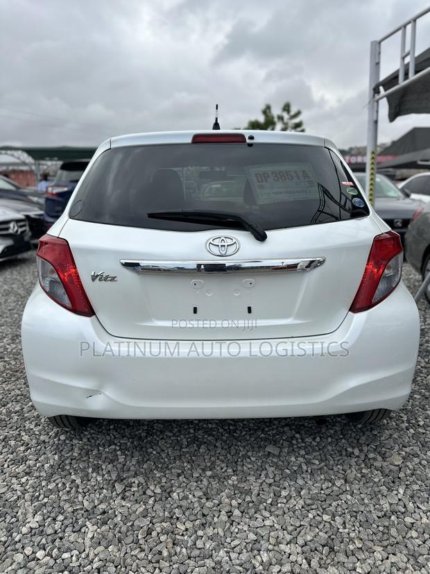 Toyota Vitz 2013 White