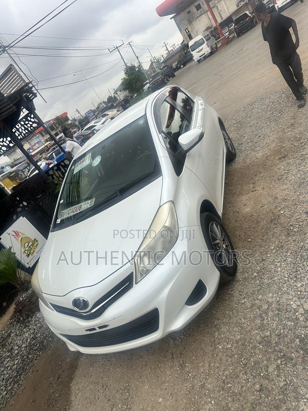 Toyota Vitz 2013 White