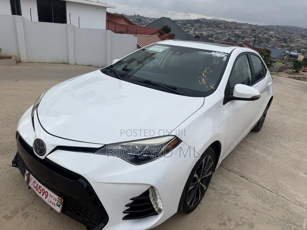 Toyota Corolla SE Special Edition 4dr Sedan (1.8L 4cyl CVT) 2017 White