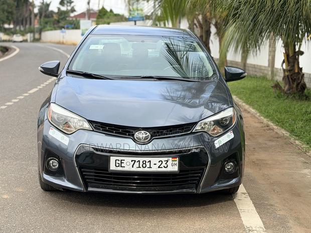 Toyota Corolla S 4dr Sedan (1.8L 4cyl CVT) 2014 Gray