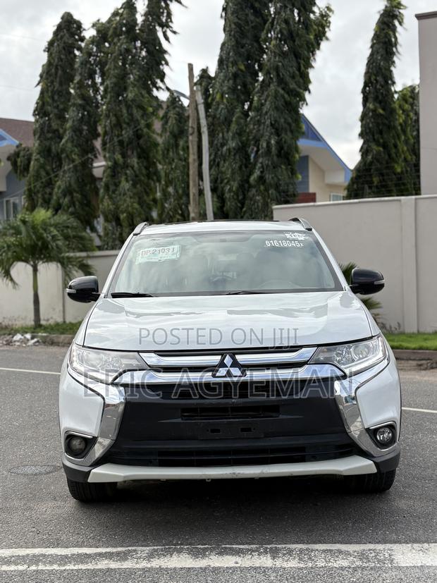 Mitsubishi Outlander 2018 White