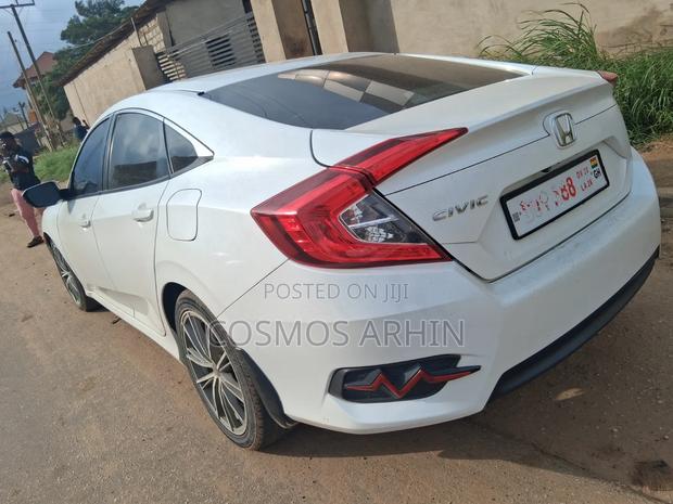 Honda Civic 2019 White