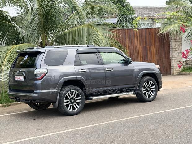 Toyota 4-Runner Limited 2020 Gray