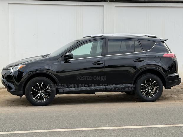 Toyota RAV4 LE 4dr SUV AWD (2.5L 4cyl 6A) 2018 Black