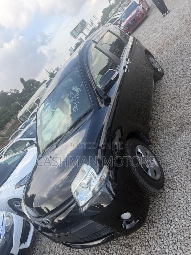 Toyota Sienta 1.5 AWD 2015 Black