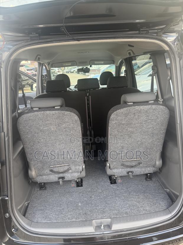 Toyota Sienta 1.5 AWD 2015 Black
