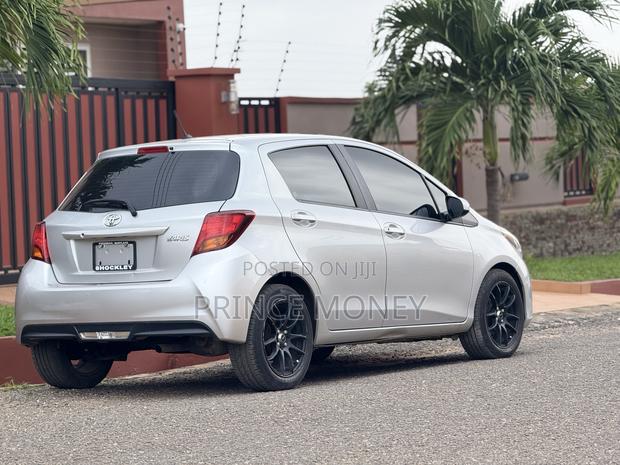 Toyota Yaris 2015 Gray