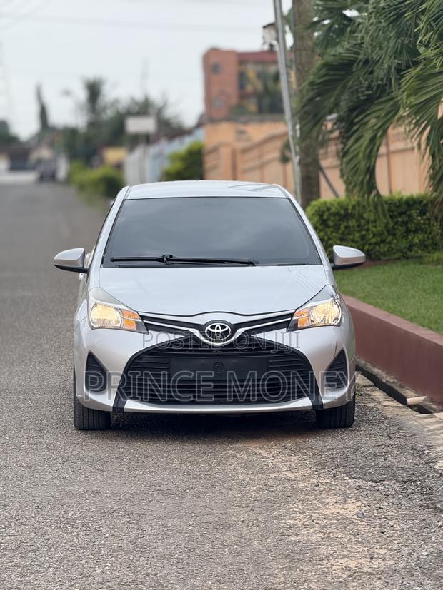 Toyota Yaris 2015 Gray