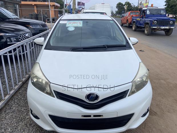 Toyota Vitz 2013 White