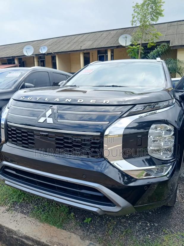 Mitsubishi Outlander 2025 Black