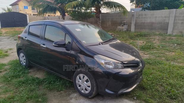 Toyota Vitz 2015 Black