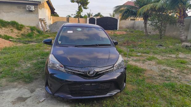 Toyota Vitz 2015 Black