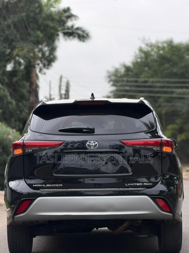 Toyota Highlander XSE 2022 White
