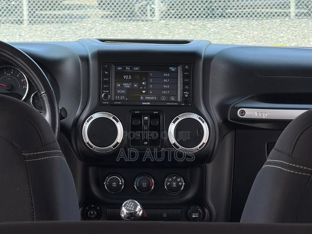 Jeep Wrangler Sahara 4x4 2016 Red