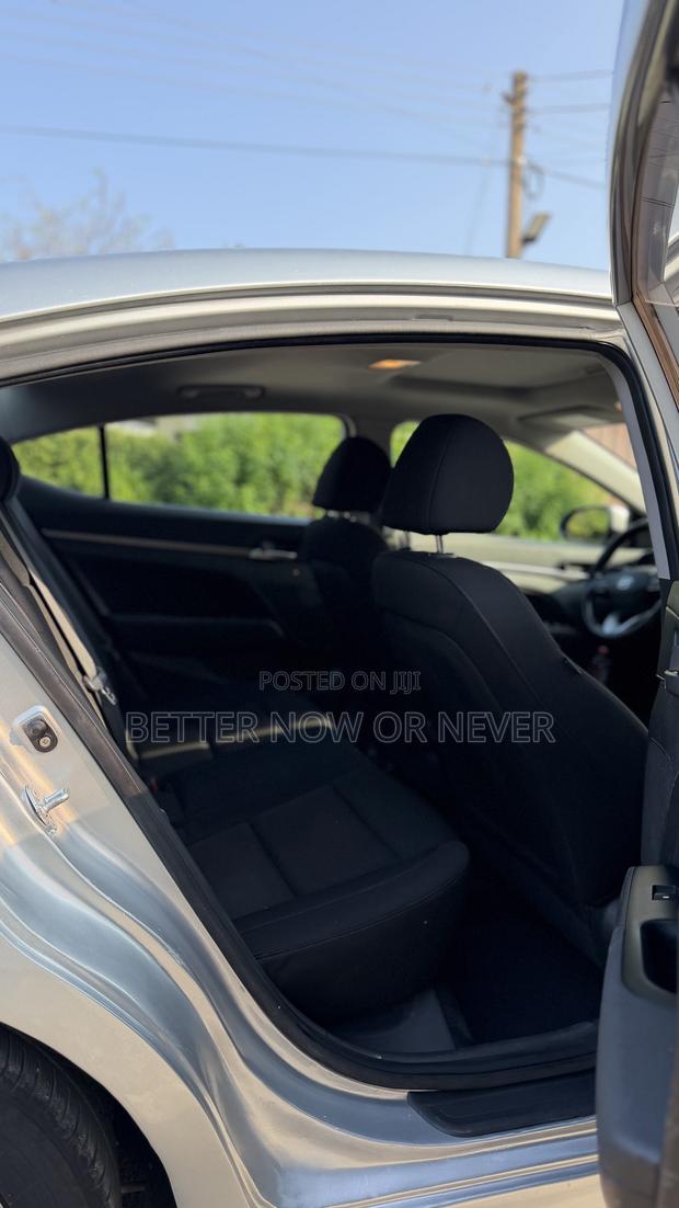 Hyundai Elantra SEL 2020 Silver