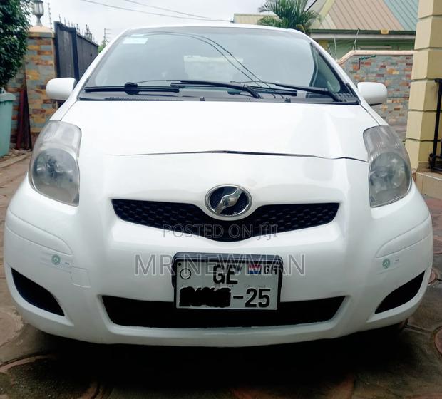 Toyota Vitz 2010 White