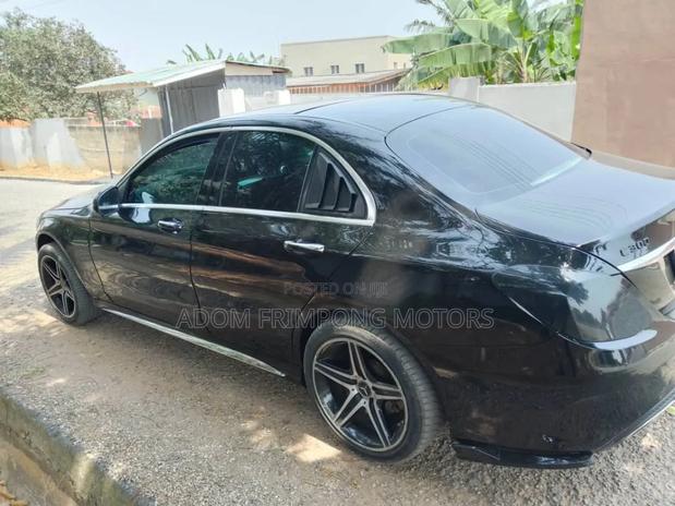 Mercedes-Benz C300 2016 Black