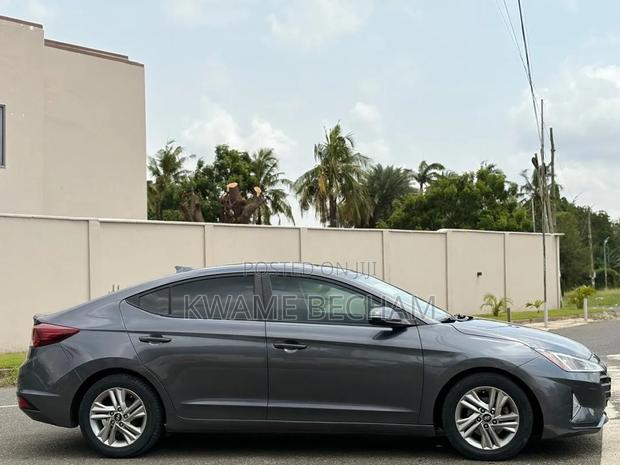 Hyundai Elantra 2019
