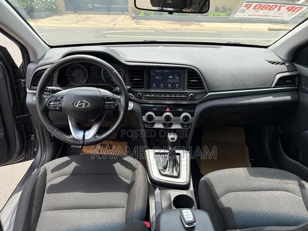 Hyundai Elantra 2019