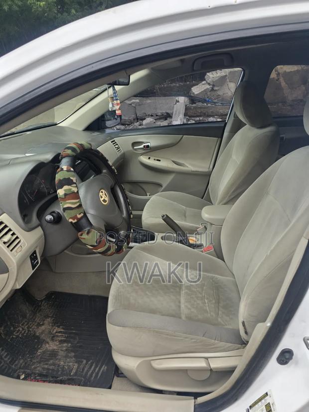 Toyota Corolla 2010 White