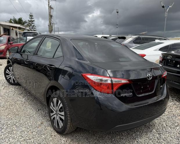 Toyota Corolla LE 4dr Sedan (1.8L 4cyl CVT) 2016 Black