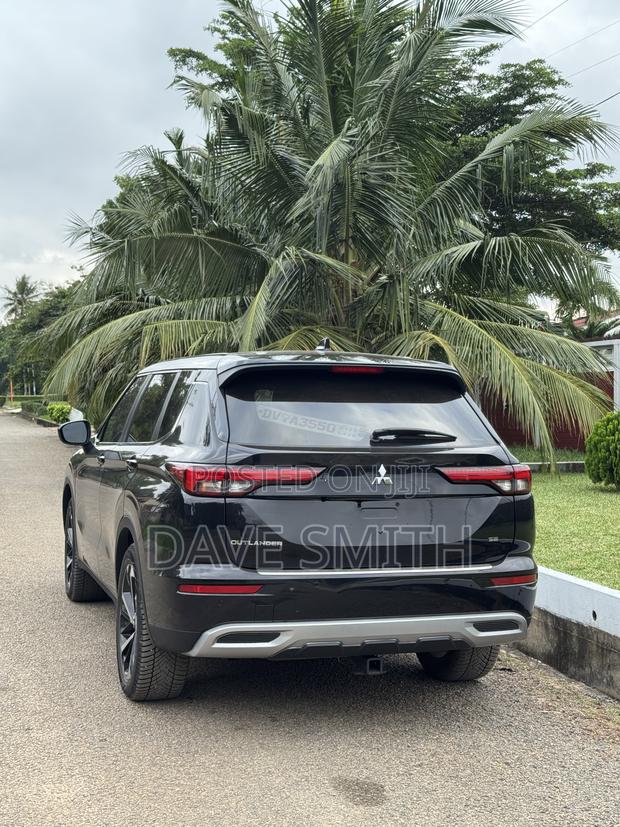 Mitsubishi Outlander SE 2022 Black