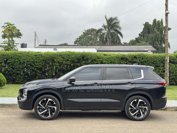 Mitsubishi Outlander SE 2022 Black