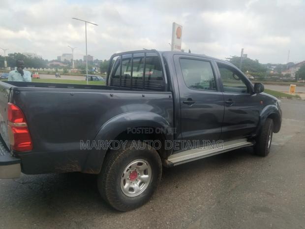 Toyota Hilux 2013 Gray