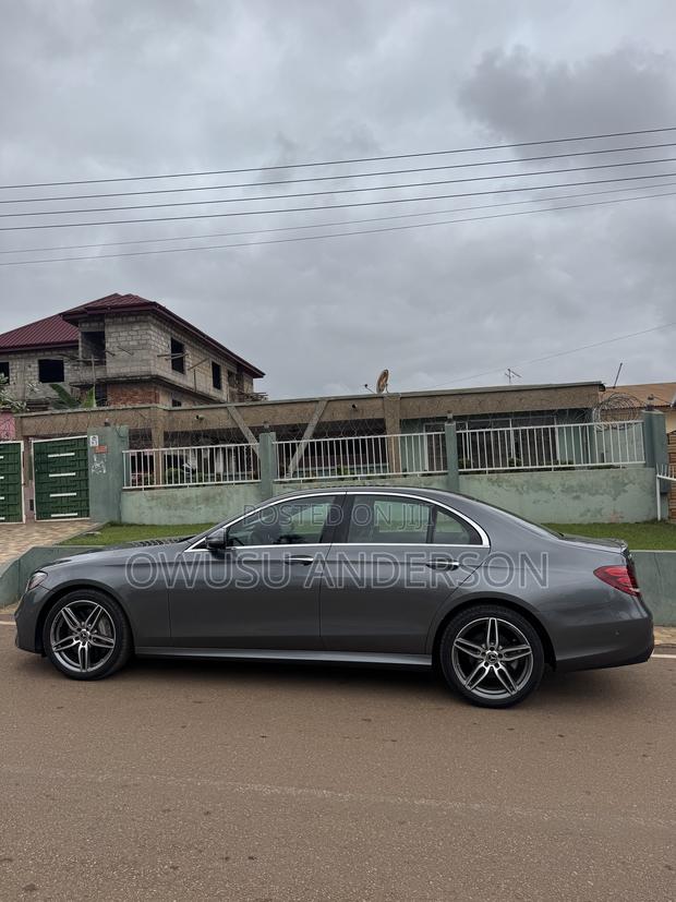 Mercedes-Benz E300 2018 Gray
