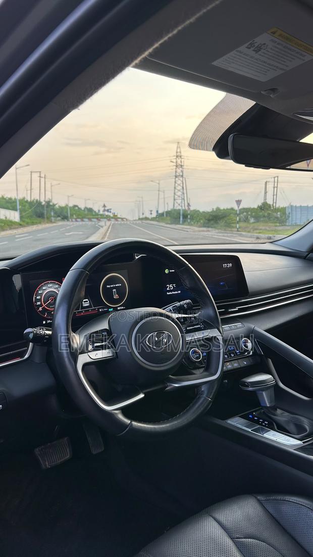 Hyundai Elantra SEL 2021 Gray