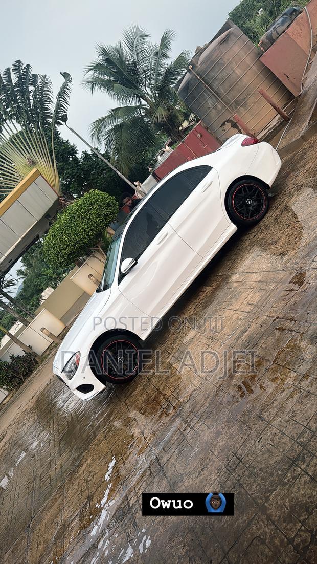 Mercedes-Benz C300 2017 White