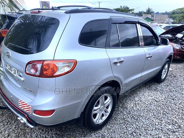 Hyundai Santa Fe 2010 Silver